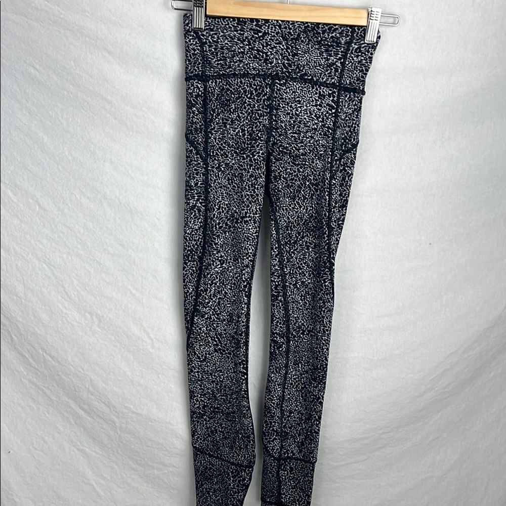 Lululemon Black and White Patterned Leggings 2